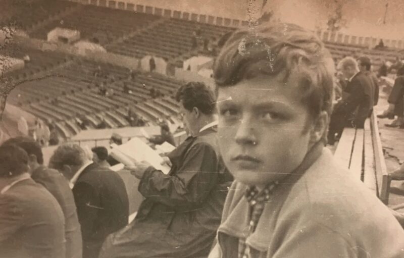 Легендарный голос российского спорта – Виктор Гусев за работой.