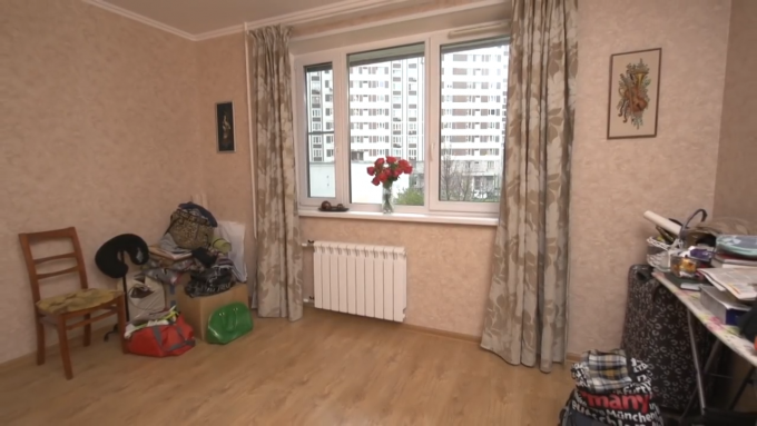 Спартанские условия в московской квартире артистки до преображения.