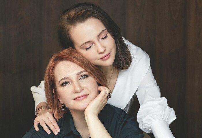 Её называли «однолюбом»: как Юлия Хлынина, покорив Райкина и миллионы зрителей, пережила три громких расставания, а её сердце «давно свободно»