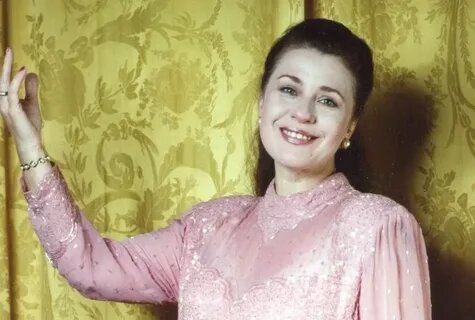 После возвращения из Мексики Юрий Папоров и Валентина Толкунова обвенчались.