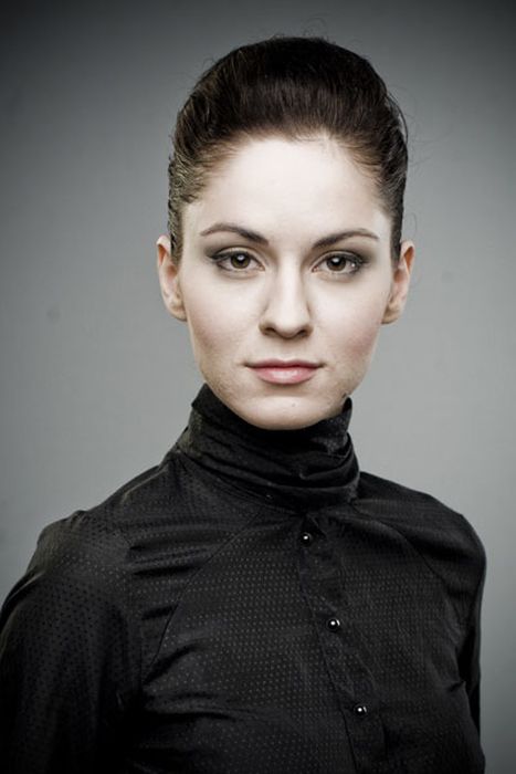 «С фамилией Коняшкина актрисы не бывает»: 40-летняя звезда, за плечами которой 80 ролей, пережила травлю в театре, но теперь скрывает свою личную жизнь со словами «Я не имею права»