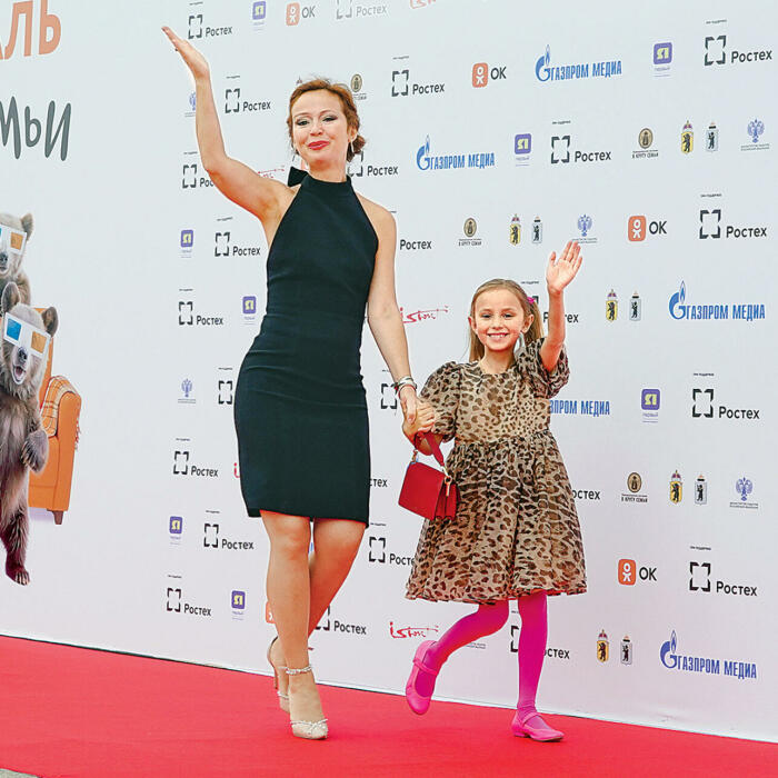 Мир рухнул за 40 дней: Елена Захарова потеряла дочь в 36 лет, но обрела «достойного» мужчину и новый смысл жизни