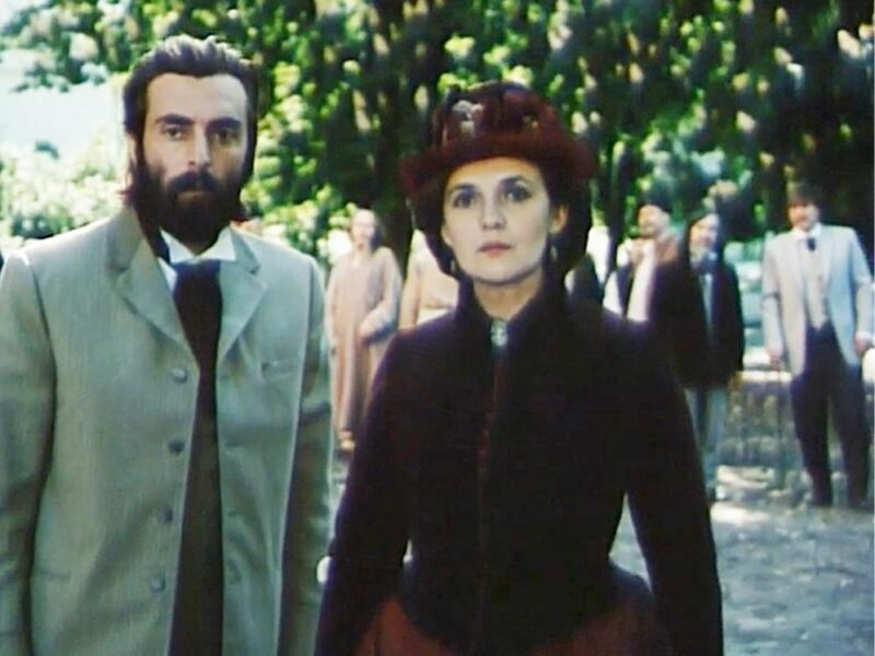 «На все воля Божья!» : Как советская звезда Ольга Гобзева в 50 лет оставила кино, пережила два развода и борьбу за наследство