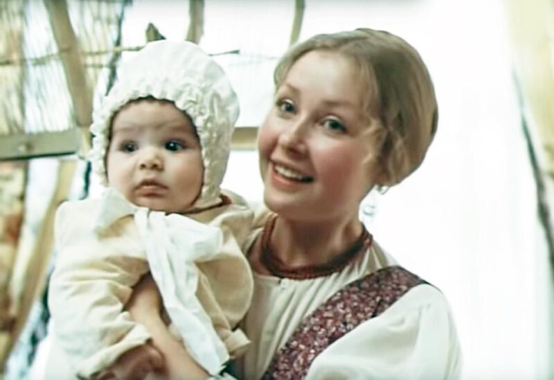 Ее героиня покорила сердца, но в жизни ждало забвение: как Светлана Рябова в 65 лет обрела «божий дар» в дочерях после предательства