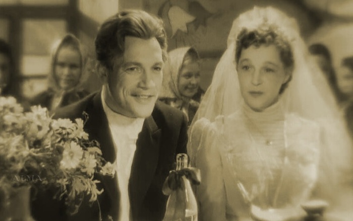 16-летняя «циркачка» пережила расстрел братьев и гибель мужа: Вера Марецкая — как «Хозяйка» Моссовета вела войну с Орловой до её смерти и записывала роли, не вставая с постели