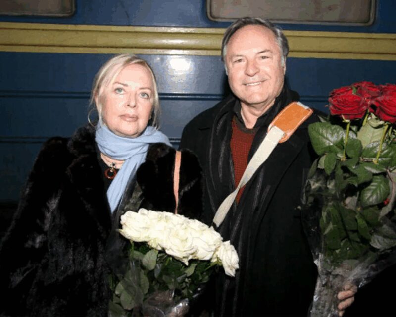 Родион Нахапетов со своей второй супругой Натальей Шляпниковой в США.