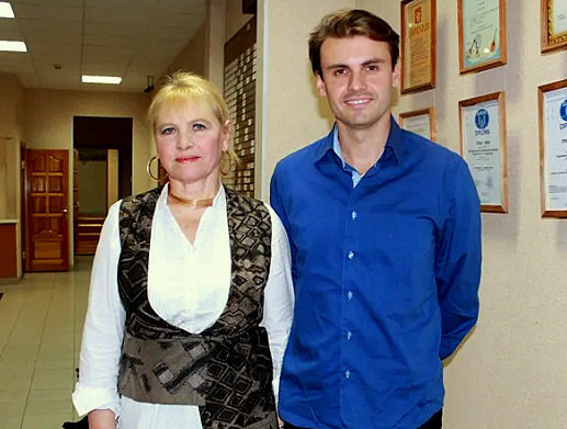 Сын Дмитрий пошёл по творческому пути, став известным оперным певцом.