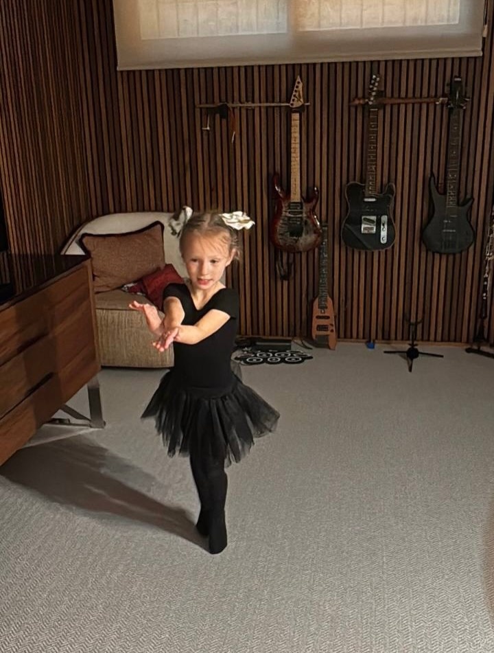 Альбина Джанабаева: творчество и семейные приоритеты.