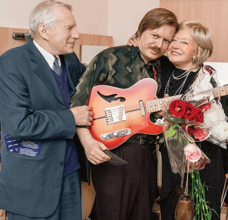 Людмила Касаткина с сыном Алексеем и мужем Сергеем Колосовым.