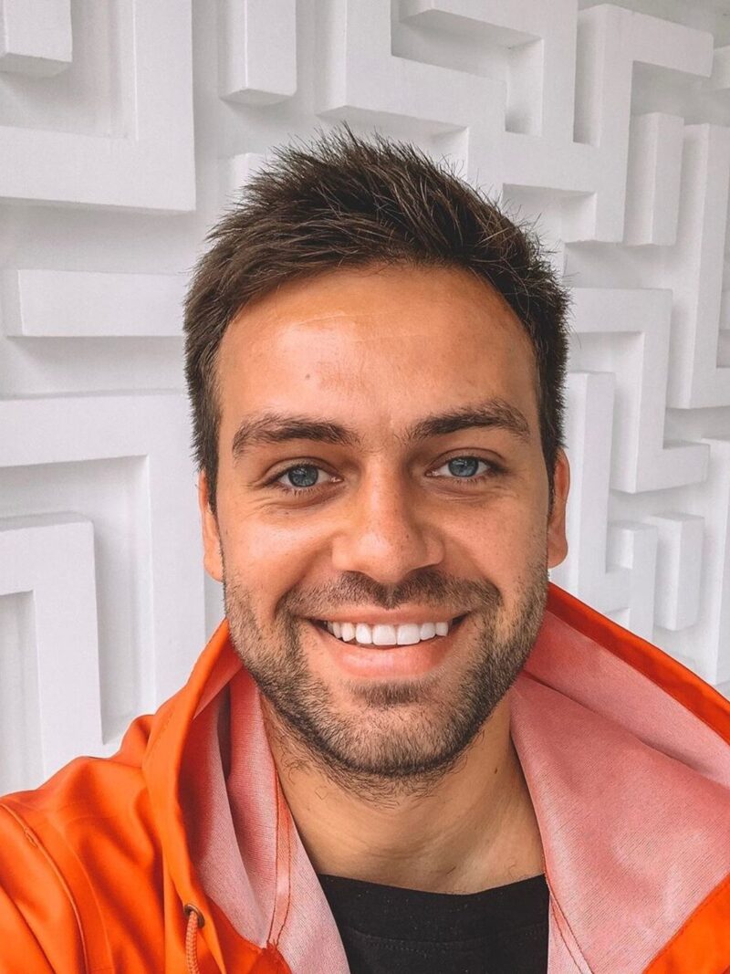 Развод по СМС и миллионные требования: Сергей Косенко рассказал, почему жена бросила его после родов