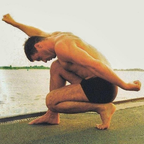 Тилль Линдеманн из Rammstein, чья спортивная карьера была прервана травмой.