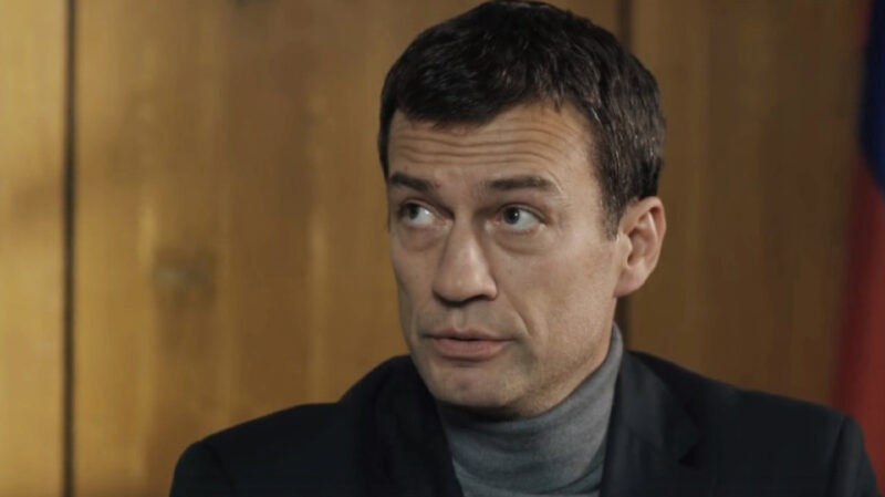 Мечта, зародившаяся в детстве, определила весь жизненный путь будущего артиста.