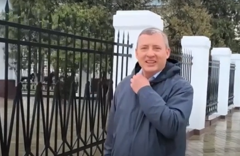 Сотрудники ФСБ провели обыск в доме Максима Бондаренко.