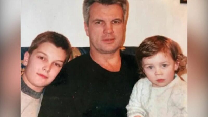 Светлана Боровская с сыновьями Владимиром и Климом.