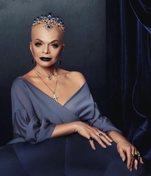 «Обыкновенная хамка» и отмена концертов: Почему 68-летняя Лариса Долина оказалась в центре грандиозного скандала с квартирой на 317 миллионов?