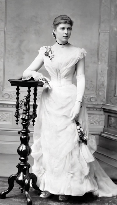 «Эрос в матросском бушлате» и муза феминизма: Как 45-летняя Коллонтай потеряла 28-летнего Дыбенко из-за измен и роковых выстрелов