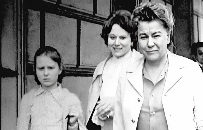 «Жалеть будешь всю жизнь»: дочь министра культуры СССР вышла замуж в 17, но обрела счастье лишь после 30 и умерла в 63