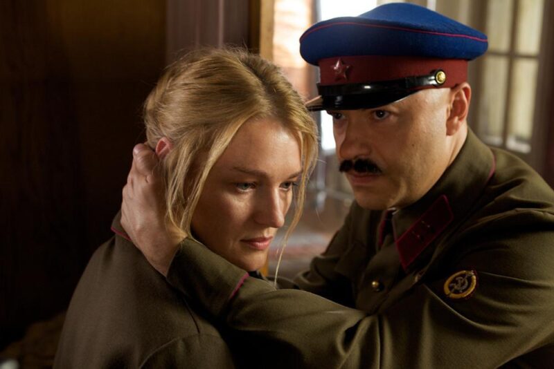 «Слишком много делала, чтобы детей не иметь»: 54-летняя Виктория Толстоганова и ее 15 лет счастья после болезненного развода