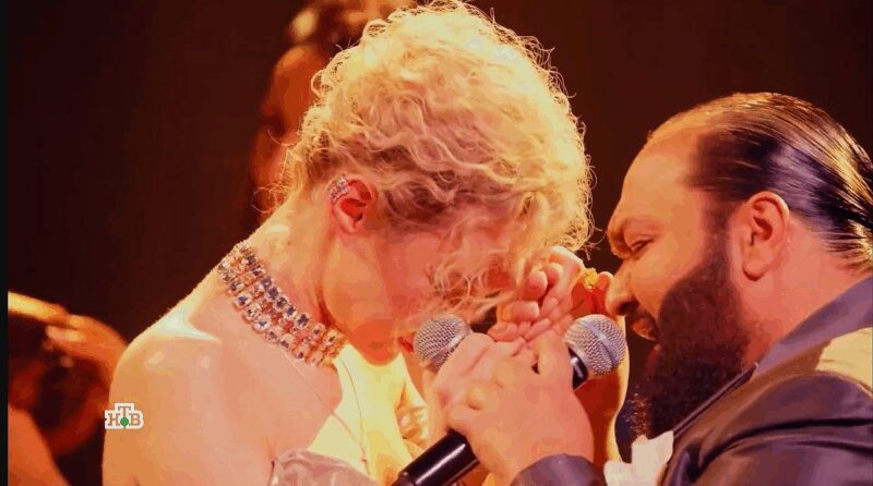 Жан Милимеров и Алиса Вокс демонстрируют вокальную мощь.