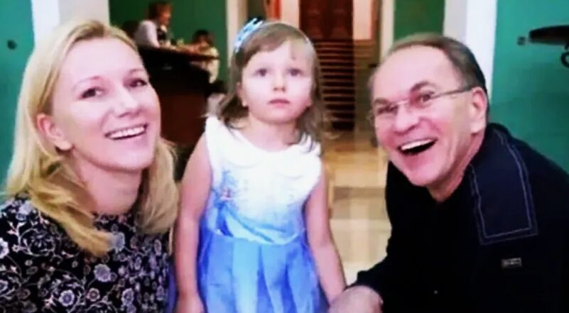 «Держались за руки, но романа не было»: 67-летний Алексей Гуськов опроверг слухи о связи с вдовой Панина, а его сын пошел по стопам знаменитого отца