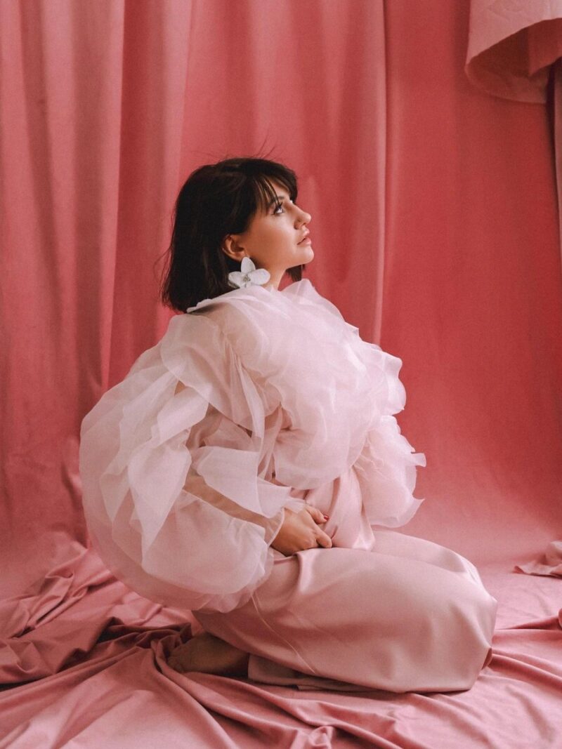 Артистка предпочитает не раскрывать личность отца своего будущего ребёнка.