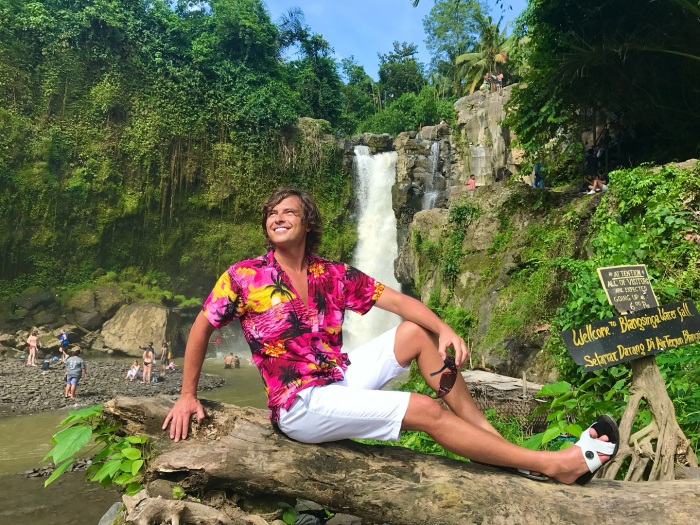 От альфонса до философа: Как 40-летний Прохор Шаляпин «перезагрузился» и покорил Сеть, заявив, что «не создан для работы»