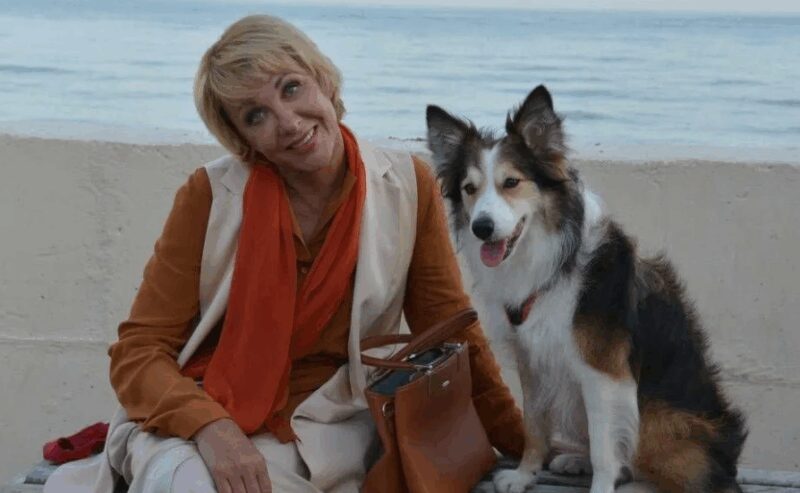 «Макароны были основным блюдом»: как звезда «Интердевочки» сменила 10 школ, пережила полугодовой брак, а затем 35 лет посвятила одному мужчине