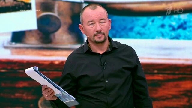 Дедушка Шейнина, прошедший войну и репрессии, был для него примером стойкости и интереса к истории.