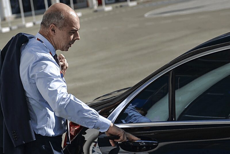 Министр финансов Антон Силуанов в официальной обстановке.