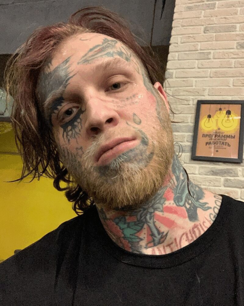 Неожиданный поворот: Денис Шальных в роли воспитателя