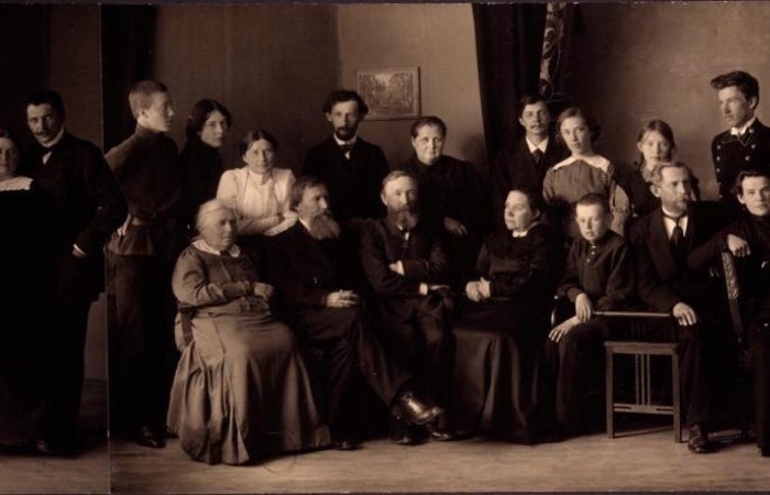 Критика Сталина и 4 года разлуки : Как потомки Васнецова, от священника до художника, продолжили великое дело