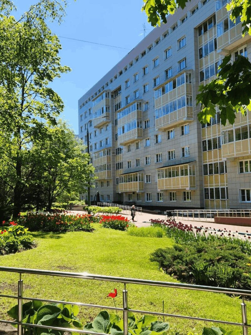 В 2024 году Татьяна Доронина переехала в геронтологический центр «Юго-Западный», где проводит свои дни в уединении.