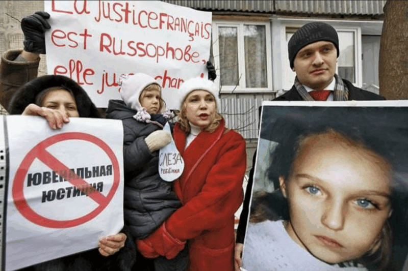 «Удушающая любовь» и 15 лет кошмара: Как актриса Наталья Захарова потеряла дочь в 40 лет, пережила тюрьму и обвинения в поджоге