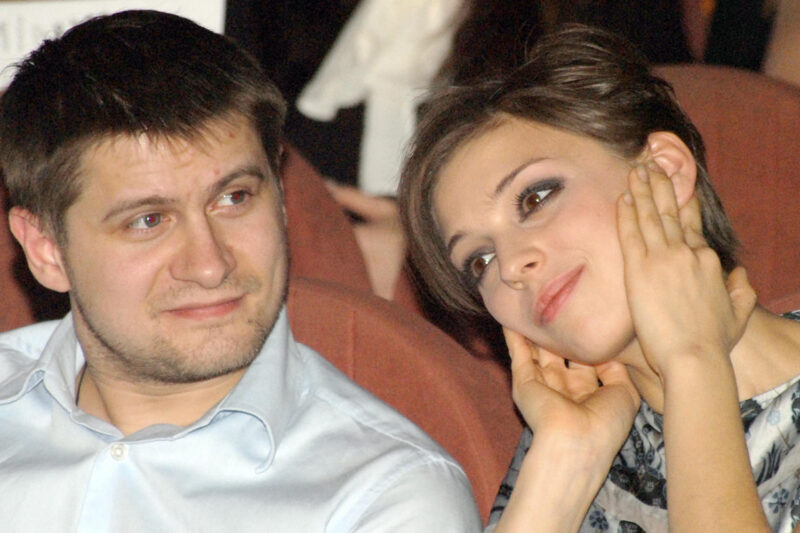 От «гадкого утенка» до сильной женщины в 46: «Мне было тяжело переживать такое внимание», но Нелли Уварова нашла себя после двух браков и личных потерь