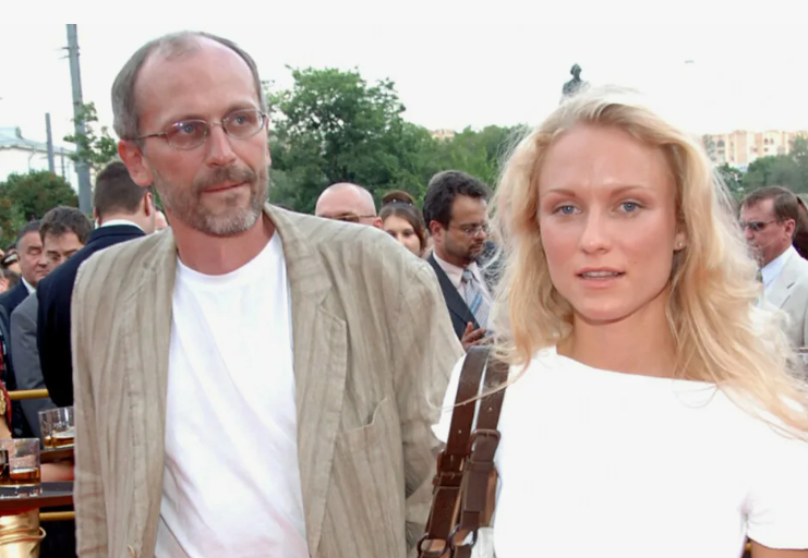 Александр Гордон в студии телеканала.