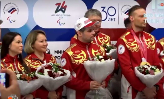 После страшной аварии он вернулся в большой спорт: 34-летний внук Галины Польских завоевал Кубок Европы и теперь женится на «девушке со склона»