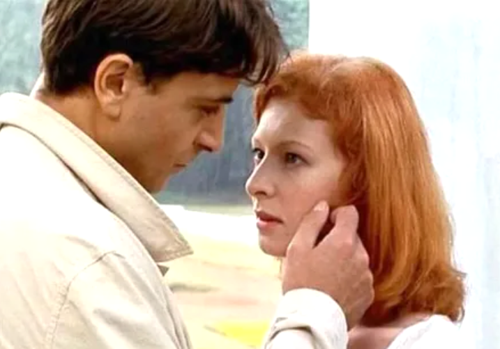 Кадр из фильма «Рецепт колдуньи», где Александр Лазарев и Амалия Мордвинова сыграли вместе.