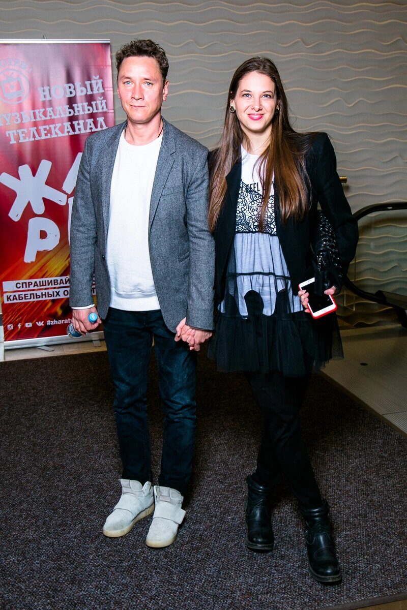 Семейная идиллия: Александр Яценко с женой и детьми.