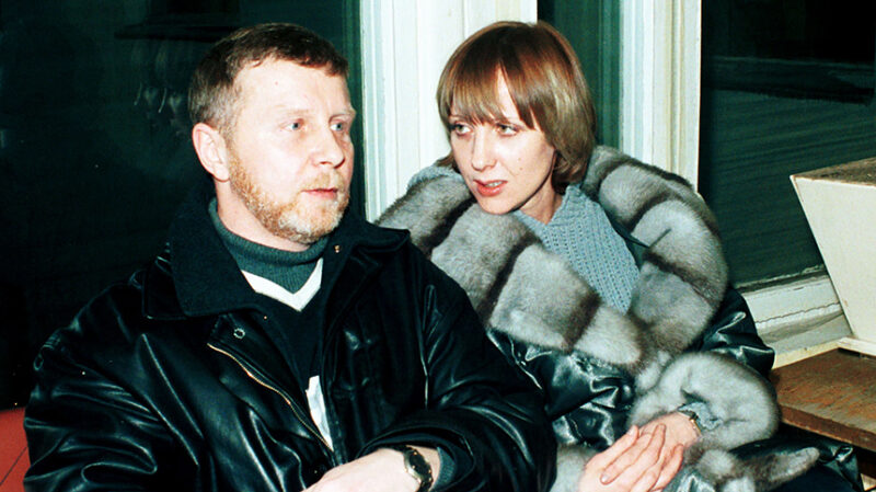 «Я сирота»: аборт, ночевки на вокзале и 7 лет забвения — через что прошла Елена Яковлева, потеряв родителей в Харькове?