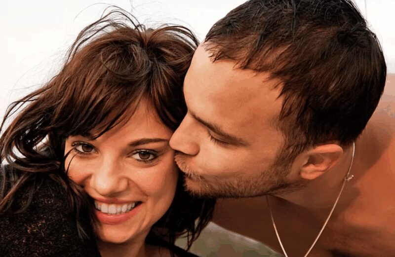 Их любовь была красивой, но не смогла выдержать внешнего давления.