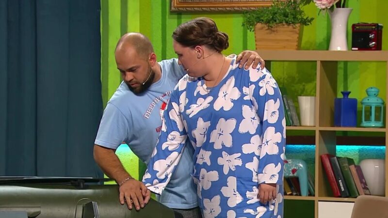 «Мой главный тыл» : почему 38-летняя Ксения Корнева до сих пор не замужем, а её экранный муж Роман Постовалов ушёл из «Уральских пельменей» после 15 лет брака