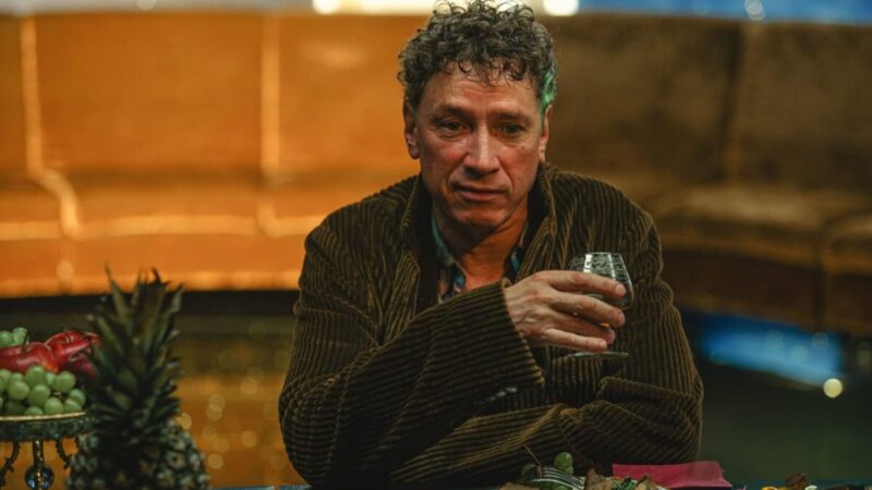 Александр Яценко в роли врача скорой помощи в драме «Аритмия».