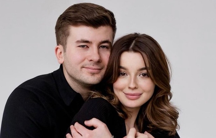 От утренней улыбки до «политической фурии»: Почему 55-летнюю Екатерину Стриженову критикуют из-за дочери, живущей в США