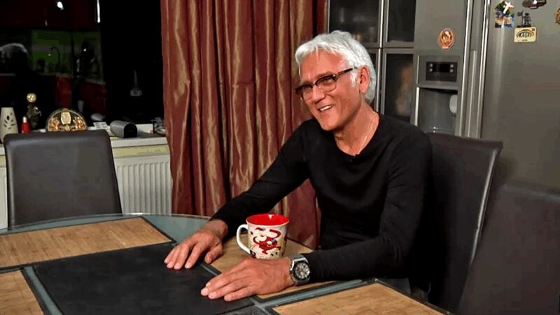 Гармония цвета и формы в интерьере гостиной.