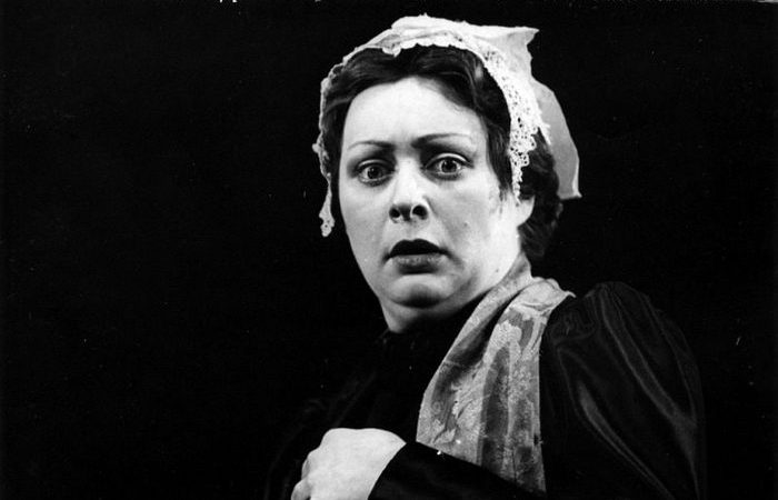 «Чуть ласты не двинула»: Как актриса Аронова пережила измены, побои и гепатит, чтобы в 32 года обрести счастье