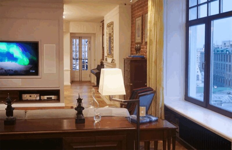 «Моя гордость»: как 49-летний сын-архитектор построил для Надежды Бабкиной два роскошных дома с видом на Кремль и под Звенигородом