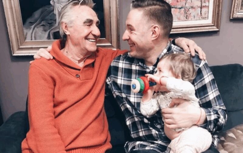 Редкий кадр: Анатолий Васильев с сыном Филиппом и внучкой.