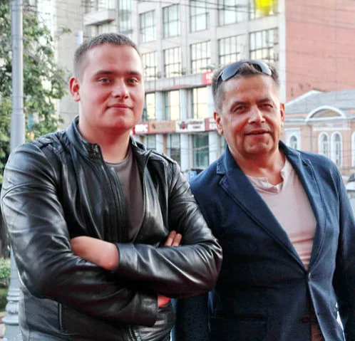 Непозволительная роскошь: как сыновья Николая Расторгуева отказались от сцены, несмотря на «тяжесть фамилии»