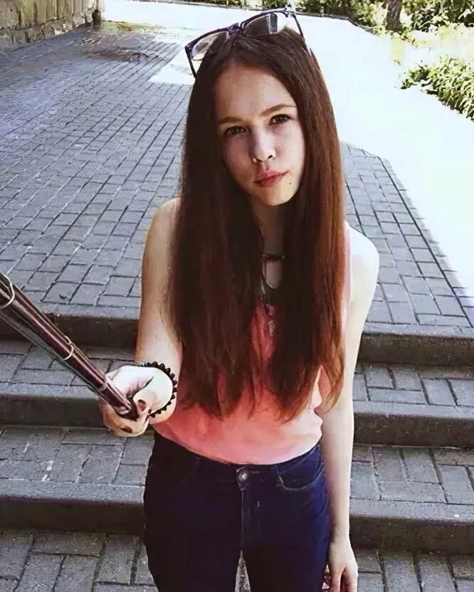 Яркие выступления и неповторимый стиль артистки.