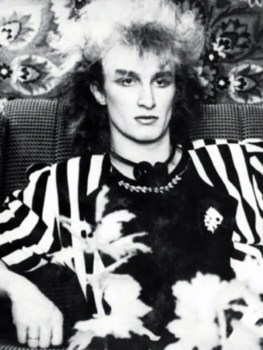 «Мне все равно, если умрете с голоду»: 65-летний кумир миллионов разорвал связь со старшей дочерью, но счастлив во втором браке